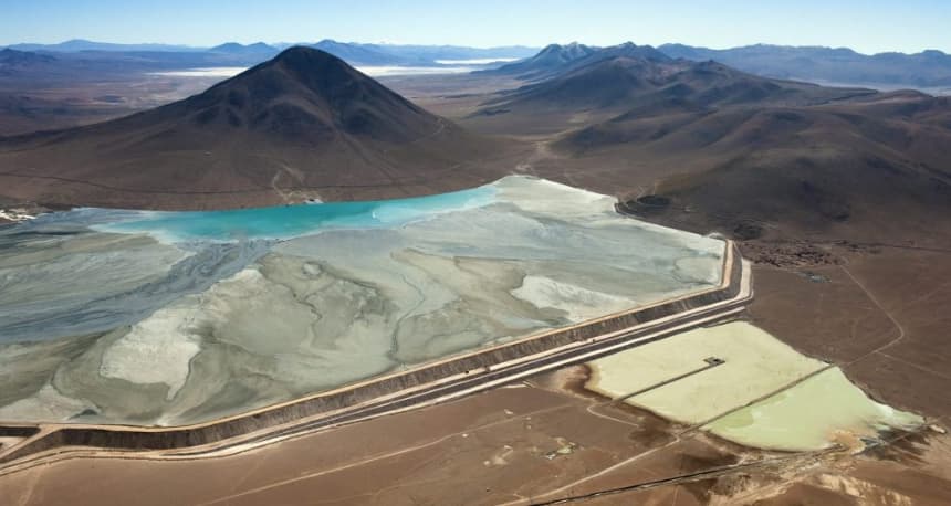 GIE CLOUD aplicado al monitoreo de diques de relaves mineros